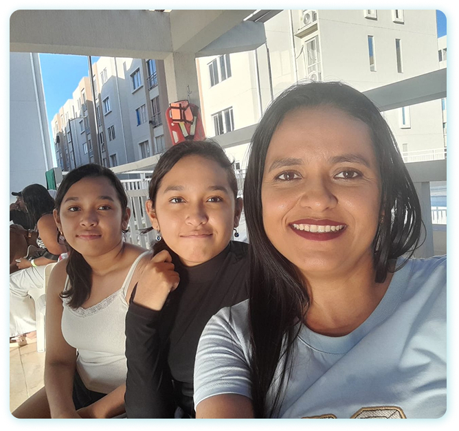 FOTO ANDREA LEYENDO (21)