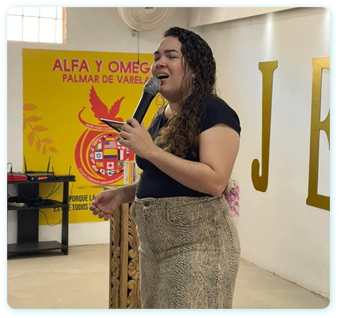 FOTO ANDREA LEYENDO (37)